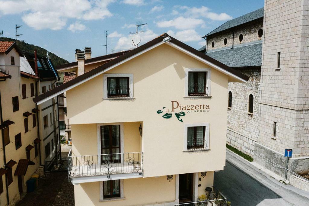 La Piazzetta Rooms & Breakfast Роккаразо Екстер'єр фото